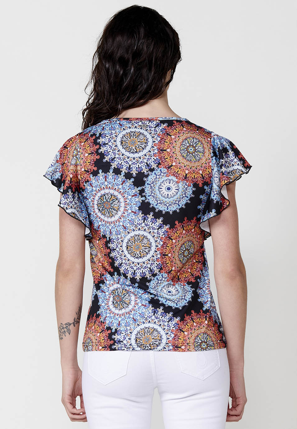 Camiseta Mujer Manga Corta Volantes Flores Mandala – Koroshi Negro