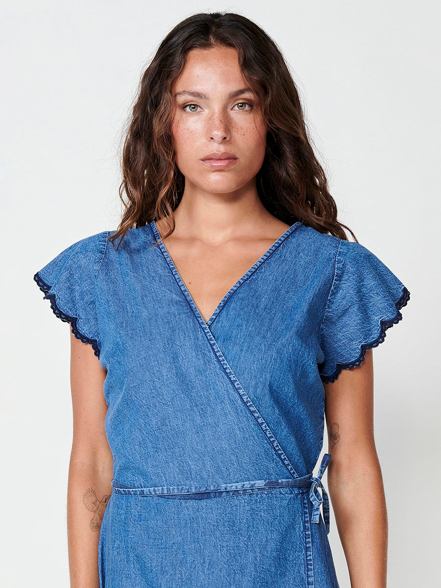 Vestido Mujer corto chambray con bordado floral – Koroshi azul denim