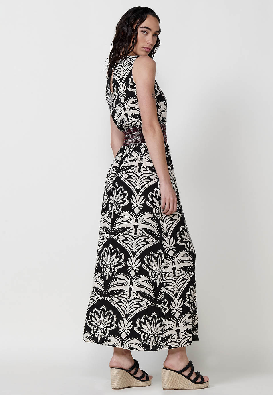 Vestido Mujer largo estampado con escote en pico – Koroshi negro