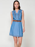 Vestido Mujer efecto denim sin mangas con bordado étnico – Koroshi azul denim