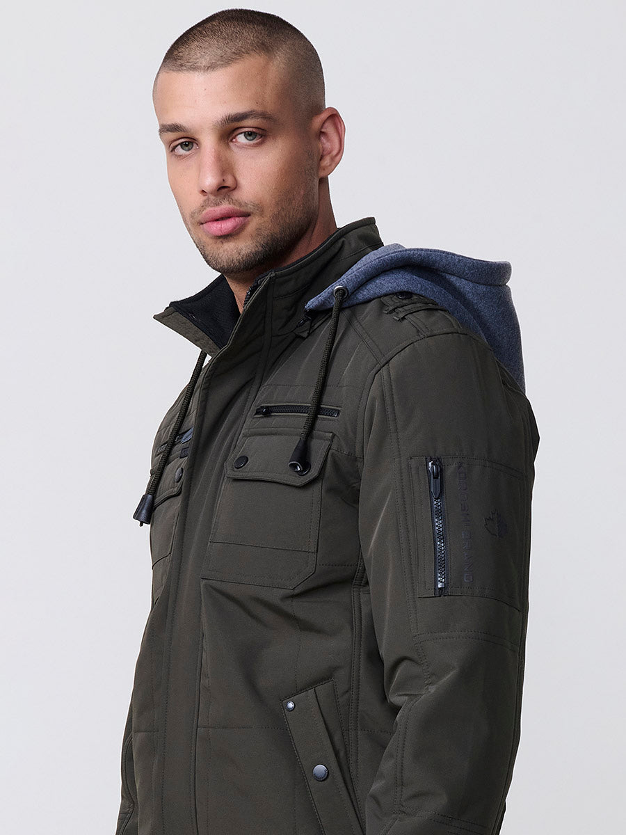 Chaqueta cazadora acolchada hombre con capucha, bolsillos y cierre cremallera.