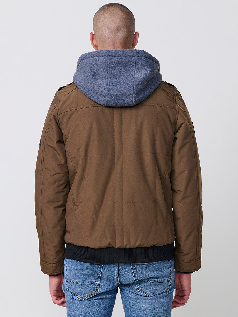 Chaqueta cazadora acolchada hombre con capucha, bolsillos y cierre cremallera.