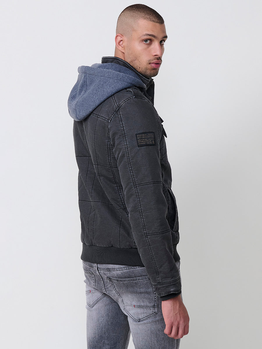 Cazadora Hombre con Capucha en Contraste y Bolsillos – Koroshi Negro