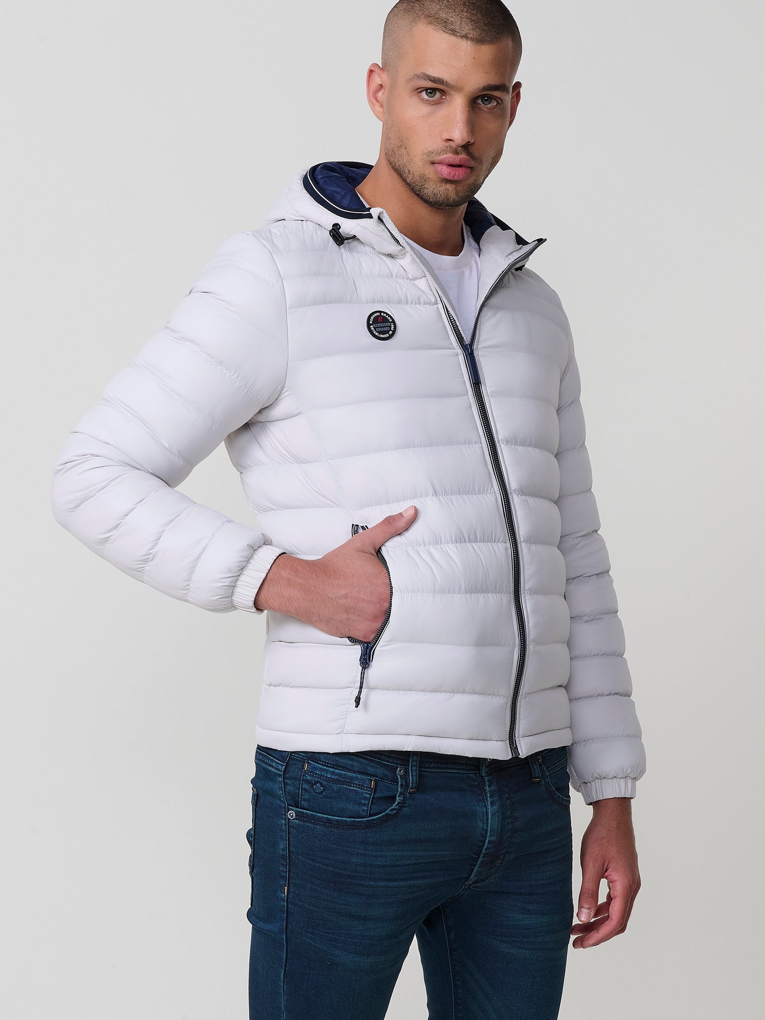 Chaqueta Acolchada Hombre Tipo Plumífero con Capucha – Koroshi 2521JA49