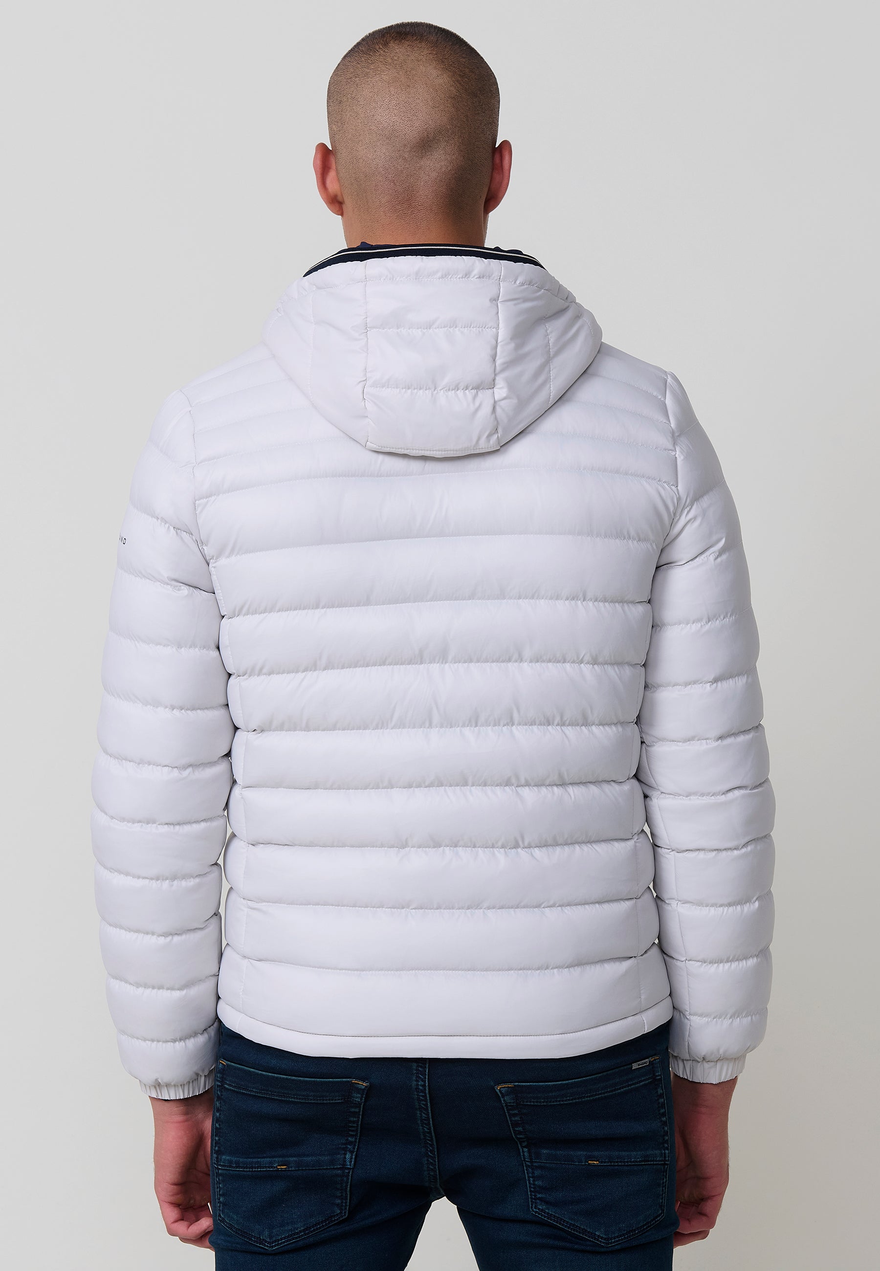 Chaqueta Acolchada Hombre Tipo Plumífero con Capucha – Koroshi 2521JA49