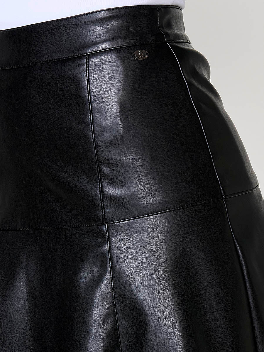 Falda Corta Mujer Efecto Piel Bajo Evasé – Koroshi Negro