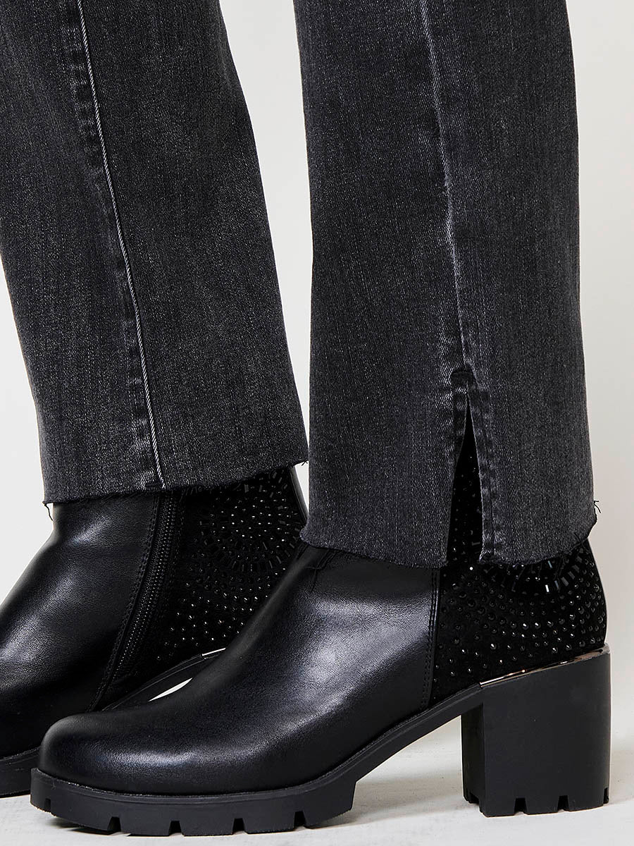 Pantalón Jeans Regular Push Up Mujer Bajos Deshilachados – Koroshi Negro