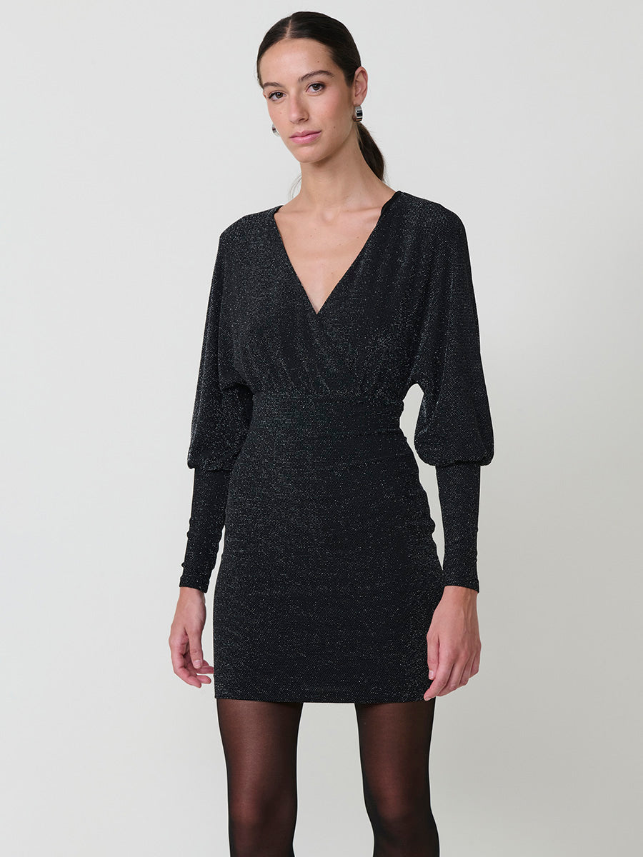 Vestido corto elástico brillante manga larga abullonada mujer