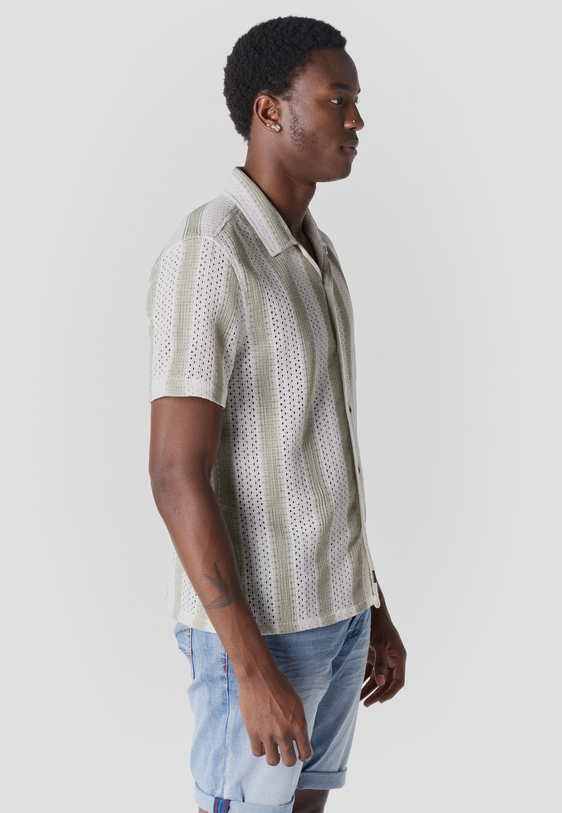 Camisa Hombre Manga Corta Rayas Cuello Cubano Kaki – Koroshi 2611CC20