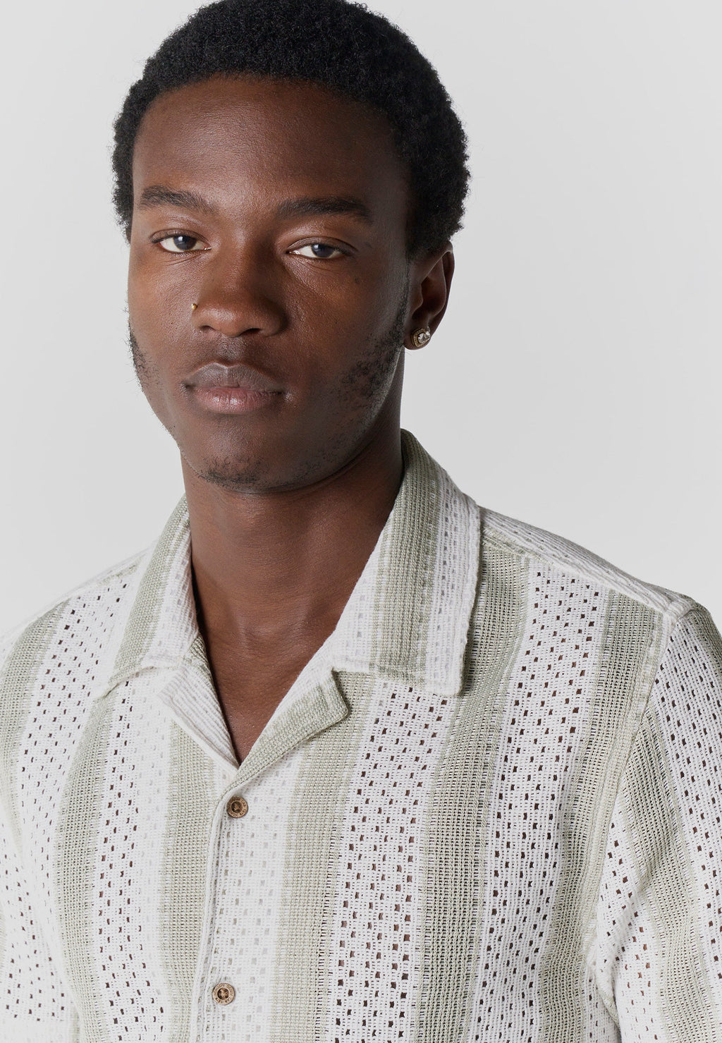 Camisa Hombre Manga Corta Rayas Cuello Cubano Kaki – Koroshi 2611CC20
