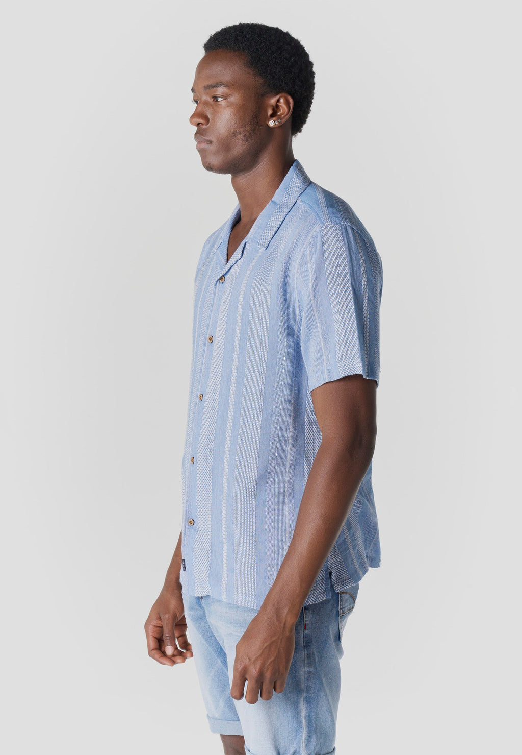 Camisa Hombre Manga Corta Rayas Cuello Cubano Relaxed Azul – Koroshi 2611CC25