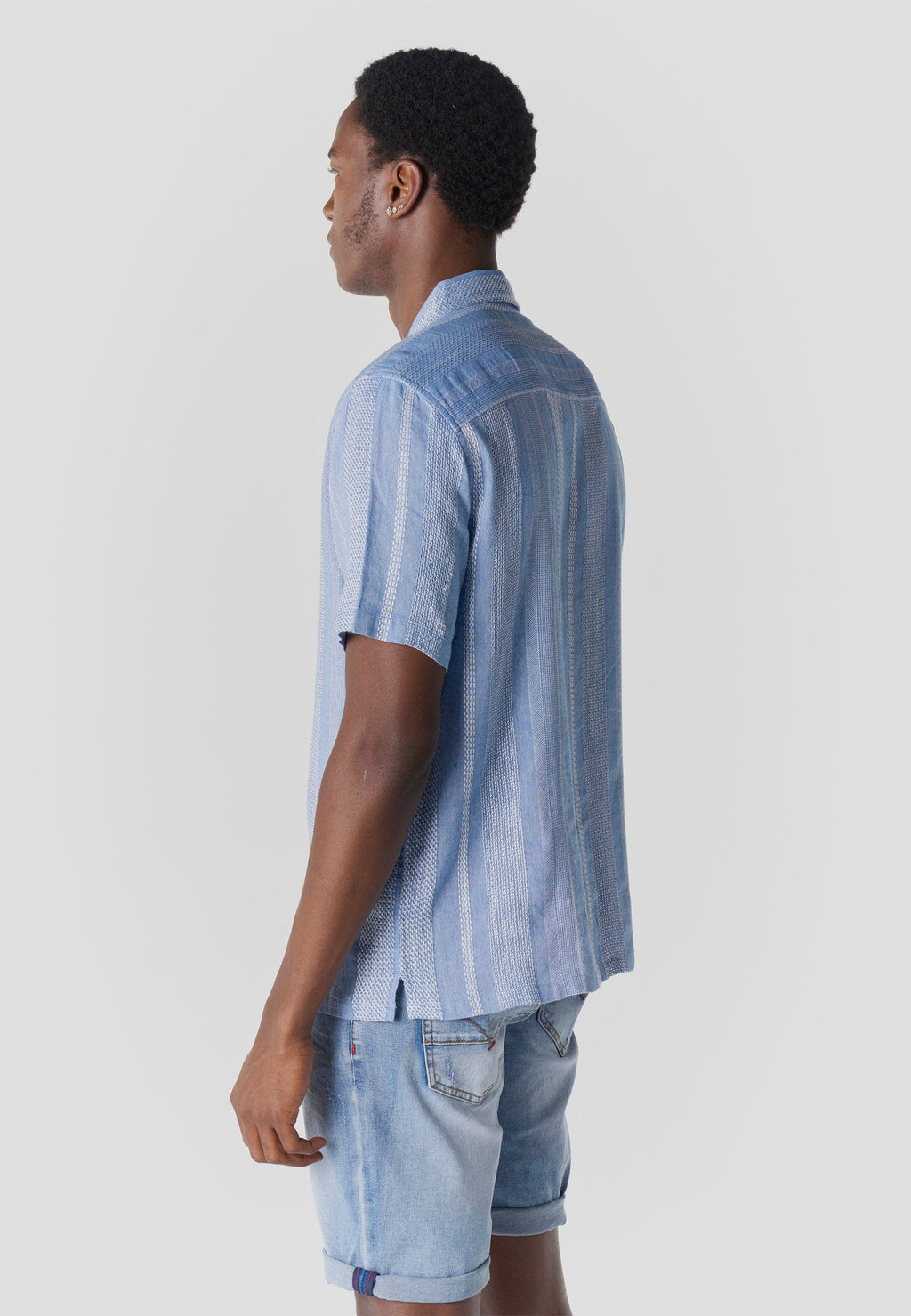 Camisa Hombre Manga Corta Rayas Cuello Cubano Relaxed Azul – Koroshi 2611CC25
