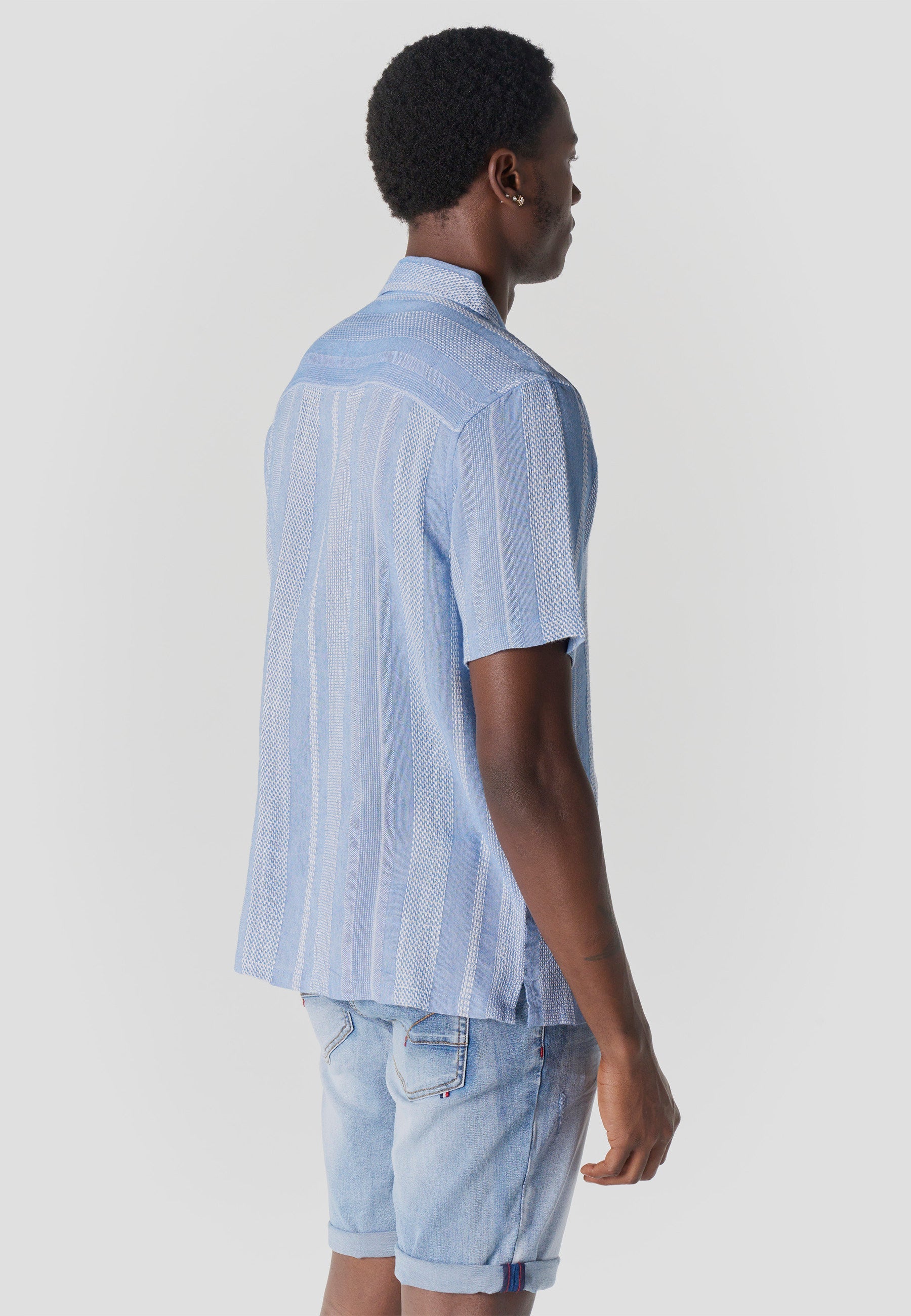Camisa Hombre Manga Corta Rayas Cuello Cubano Relaxed Azul – Koroshi 2611CC25