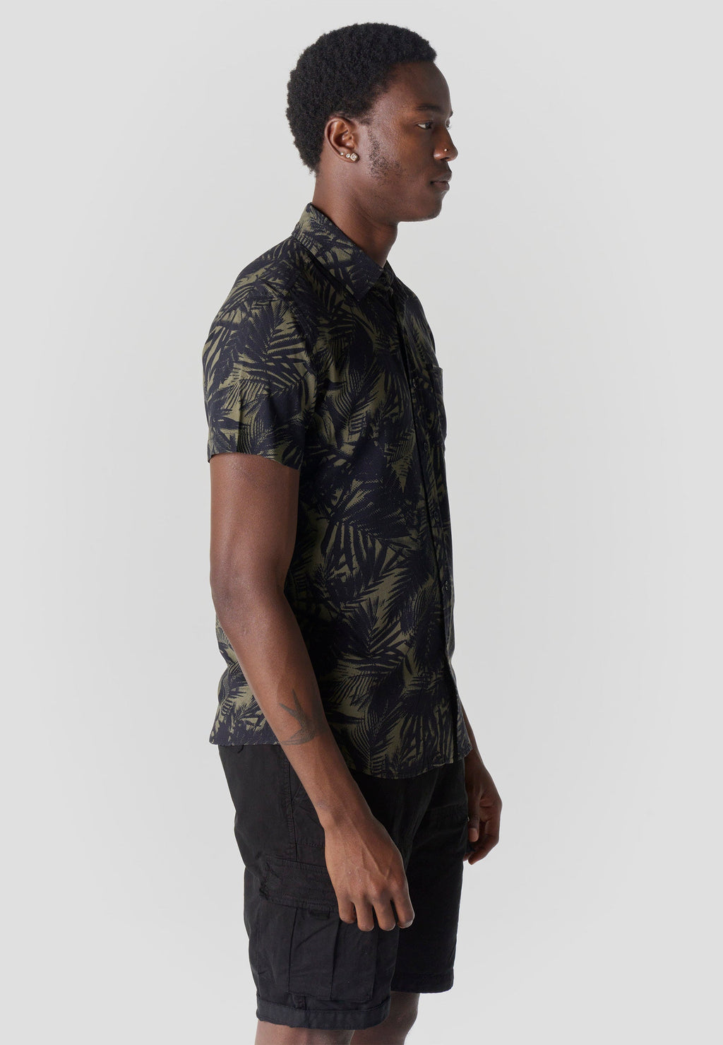 Camisa Hombre Manga Corta Estampado Tropical Viscosa – Koroshi 2611CC36