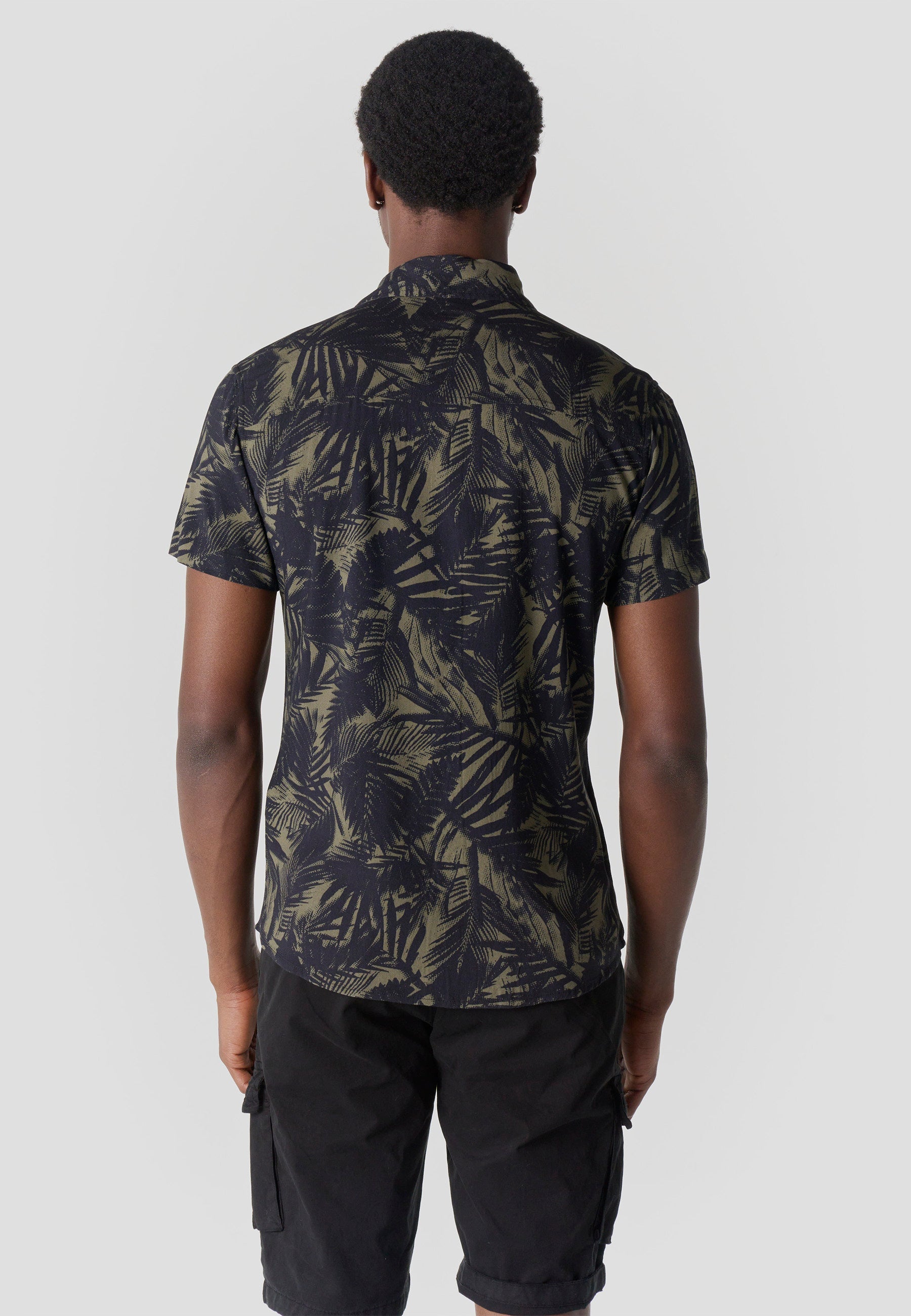 Camisa Hombre Manga Corta Estampado Tropical Viscosa – Koroshi 2611CC36