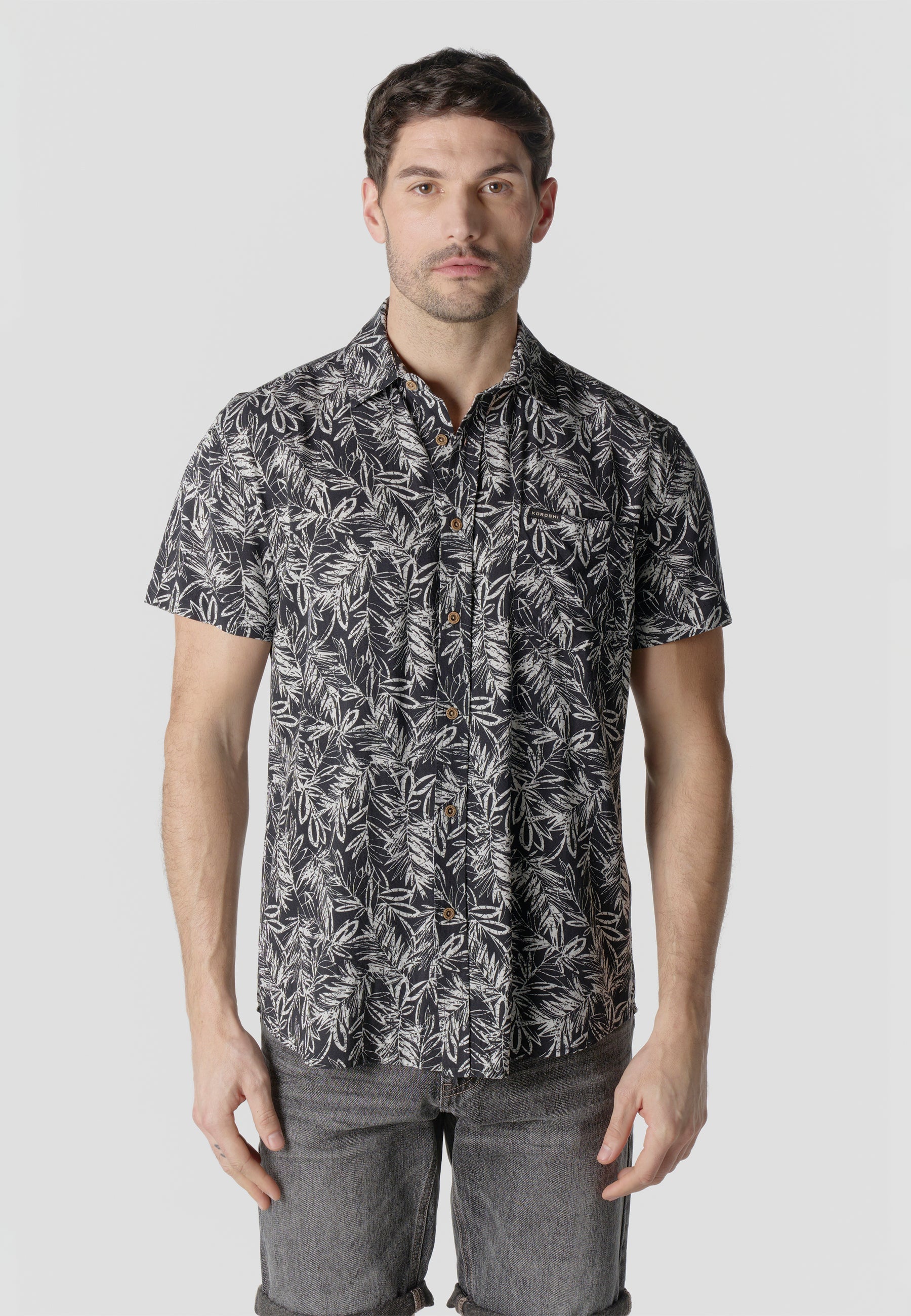 Camisa Hombre Manga Corta Estampado Tropical Viscosa – Koroshi 2611CC37