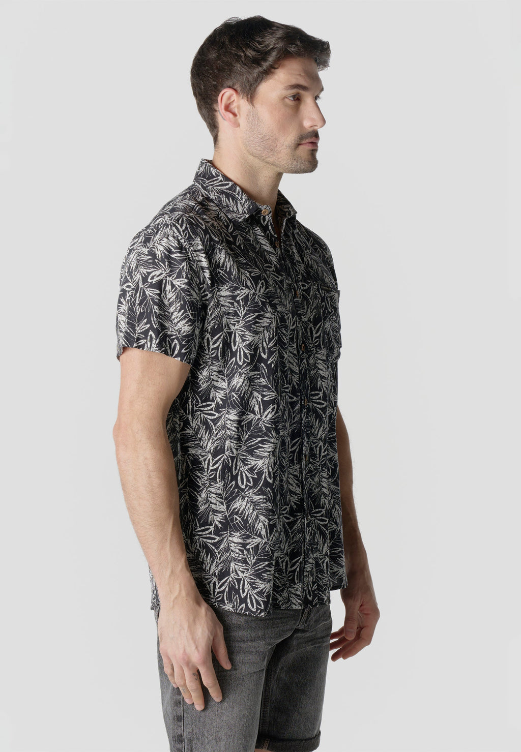 Camisa Hombre Manga Corta Estampado Tropical Viscosa – Koroshi 2611CC37