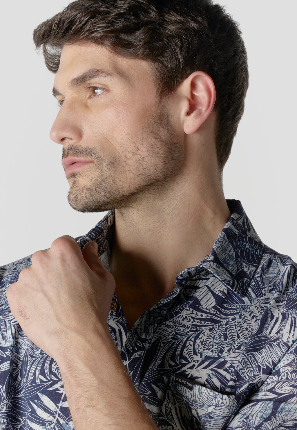 Camisa Hombre Manga Corta Estampado Tropical Viscosa – Koroshi 2611CC37