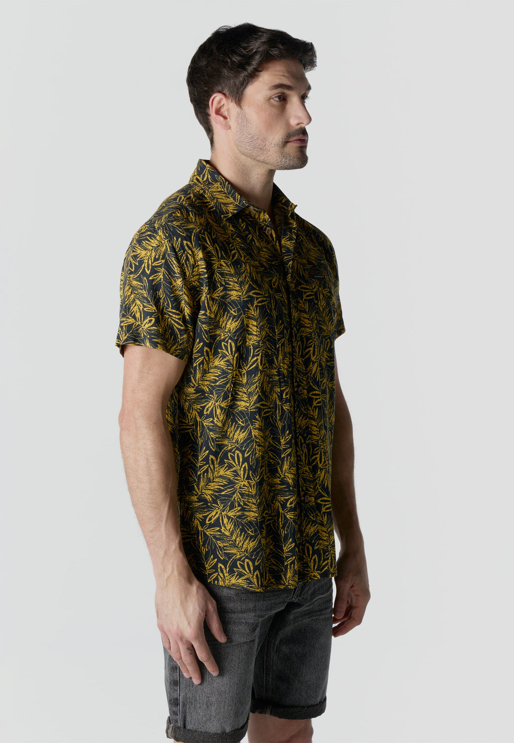 Camisa Hombre Manga Corta Estampado Tropical Viscosa – Koroshi 2611CC37
