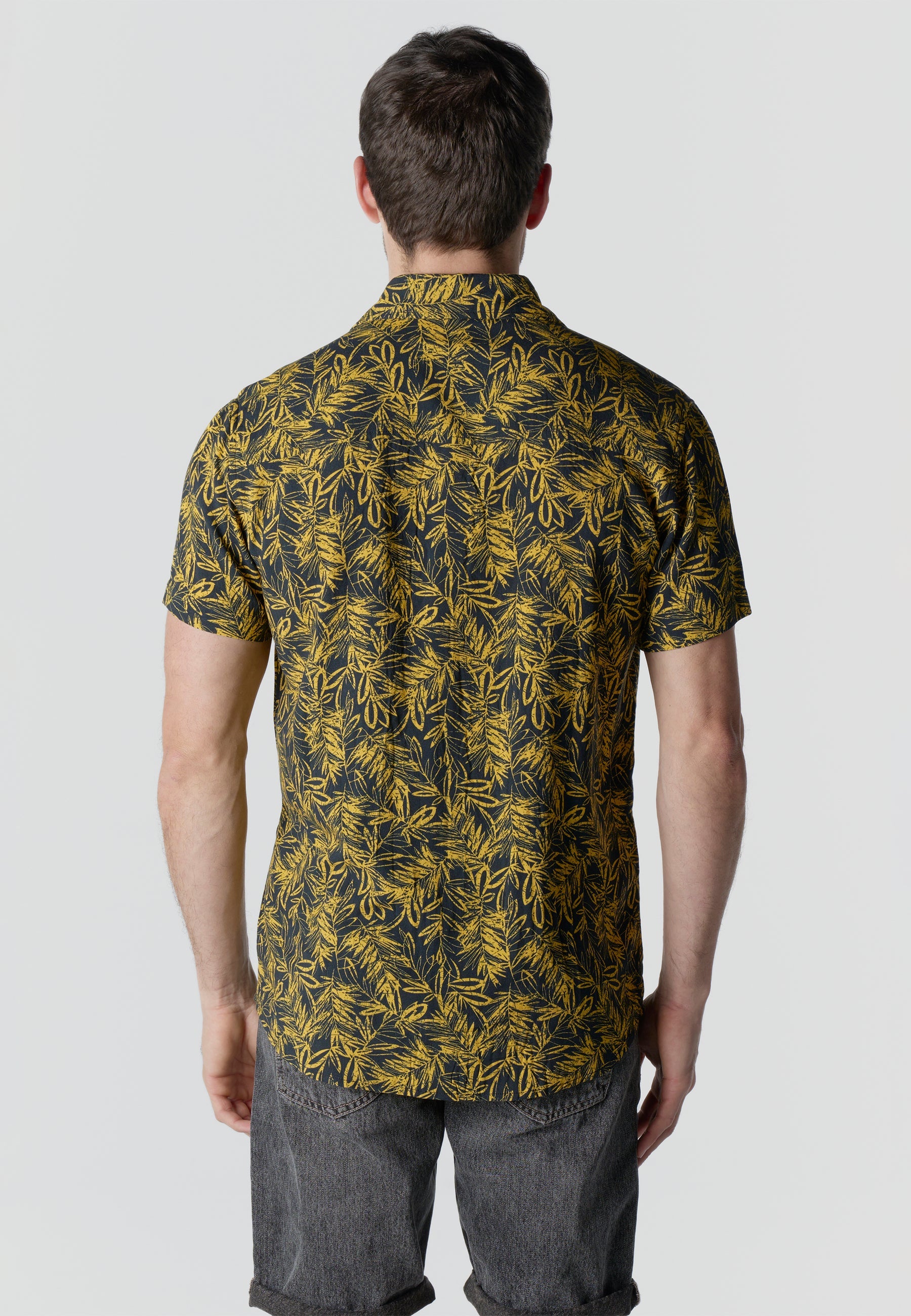 Camisa Hombre Manga Corta Estampado Tropical Viscosa – Koroshi 2611CC37