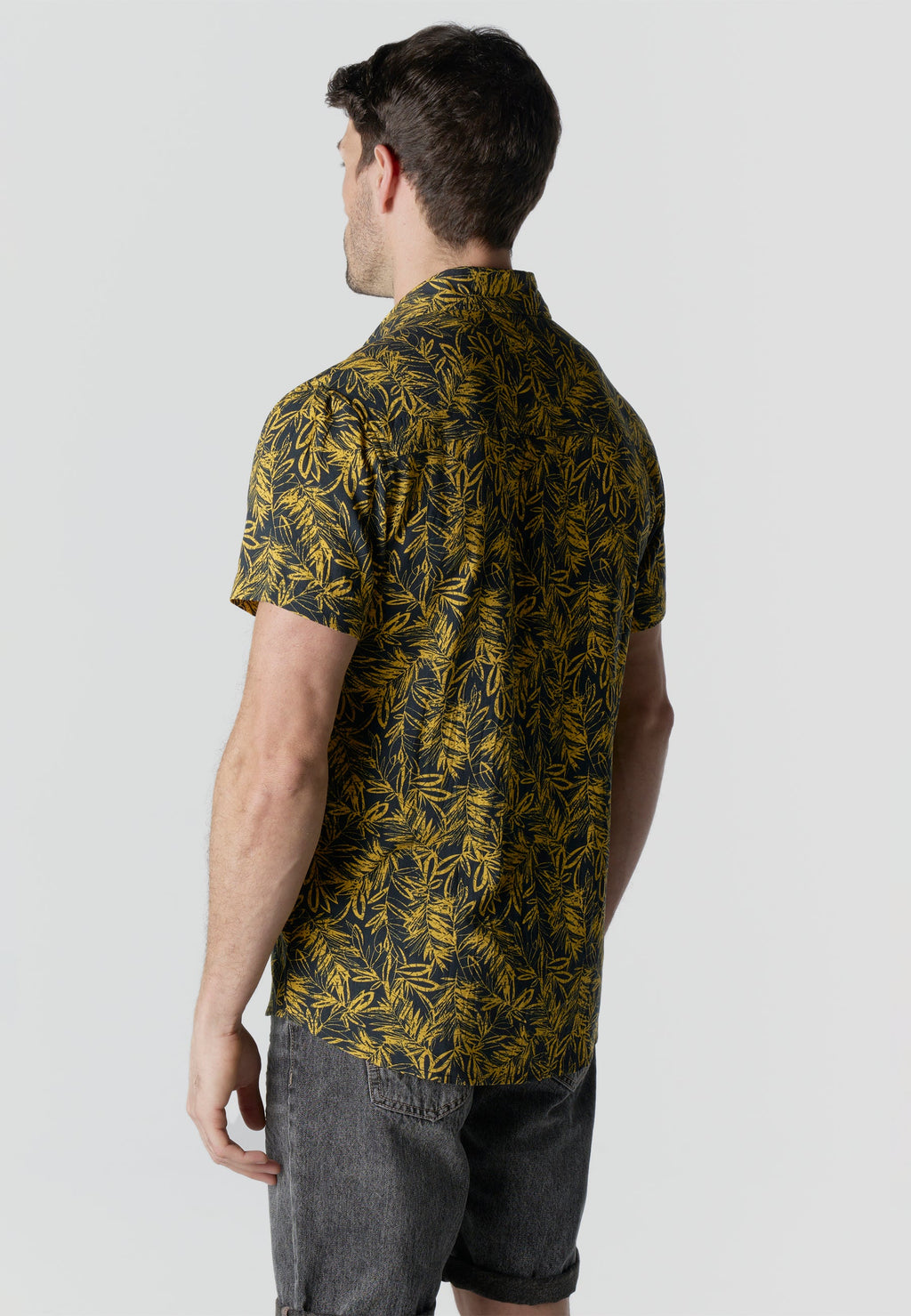 Camisa Hombre Manga Corta Estampado Tropical Viscosa – Koroshi 2611CC37