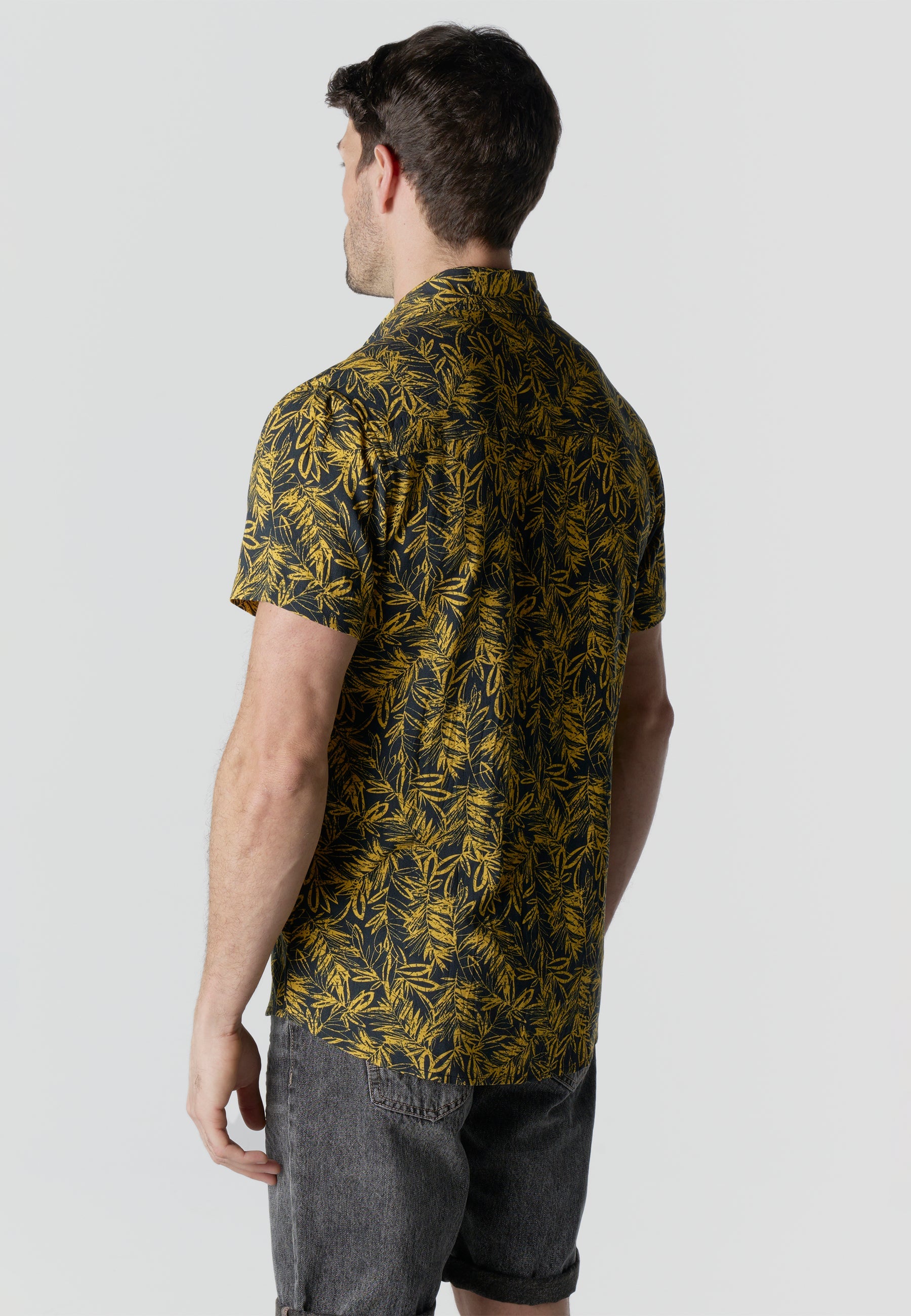Camisa Hombre Manga Corta Estampado Tropical Viscosa – Koroshi 2611CC37
