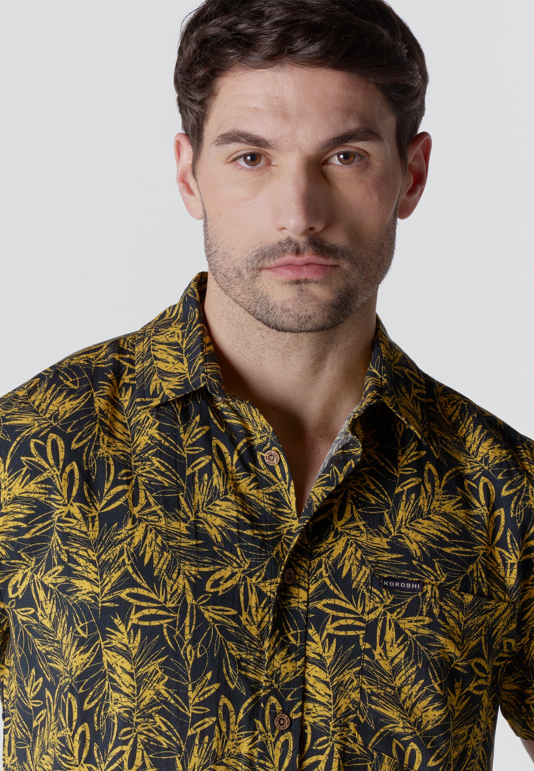Camisa Hombre Manga Corta Estampado Tropical Viscosa – Koroshi 2611CC37