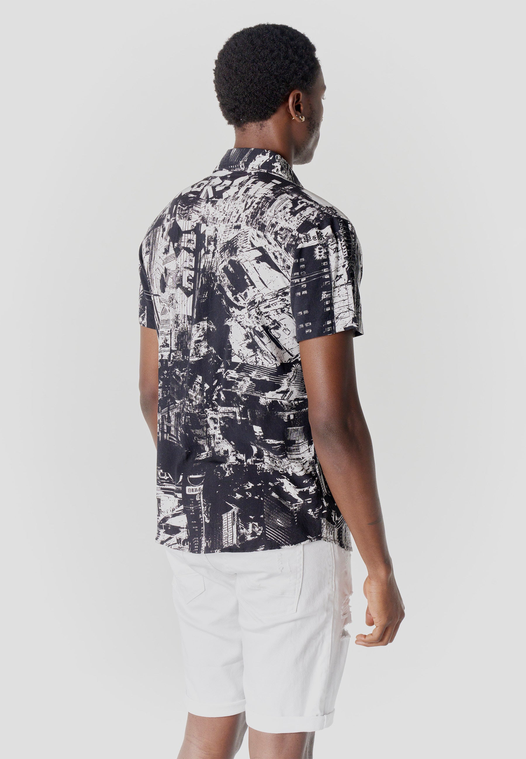Camisa Hombre Manga Corta Estampado Tropical Viscosa – Koroshi 2611CC37