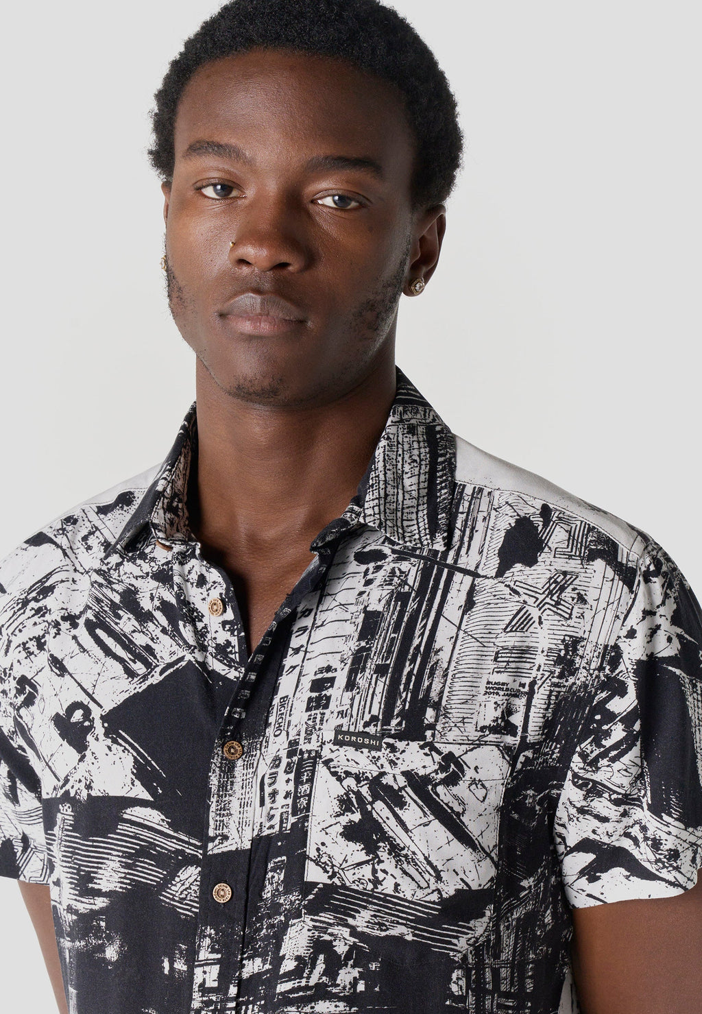 Camisa Hombre Manga Corta Estampado Tropical Viscosa – Koroshi 2611CC37