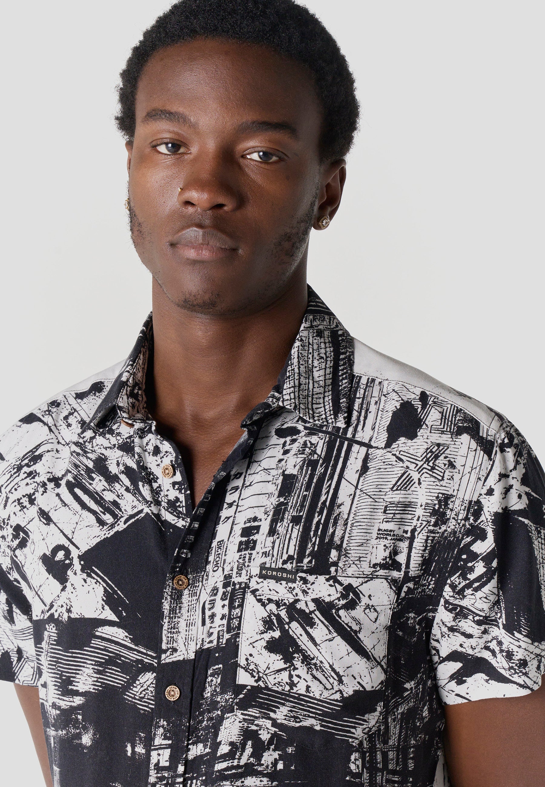 Camisa Hombre Manga Corta Estampado Tropical Viscosa – Koroshi 2611CC37