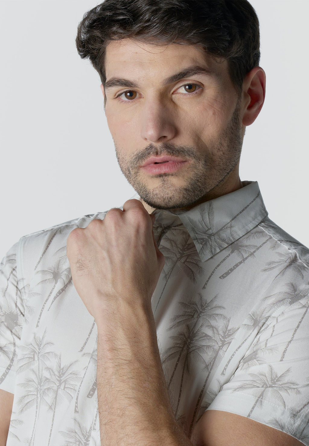 Camisa Hombre Manga Corta Estampado Tropical Viscosa – Koroshi 2611CC40