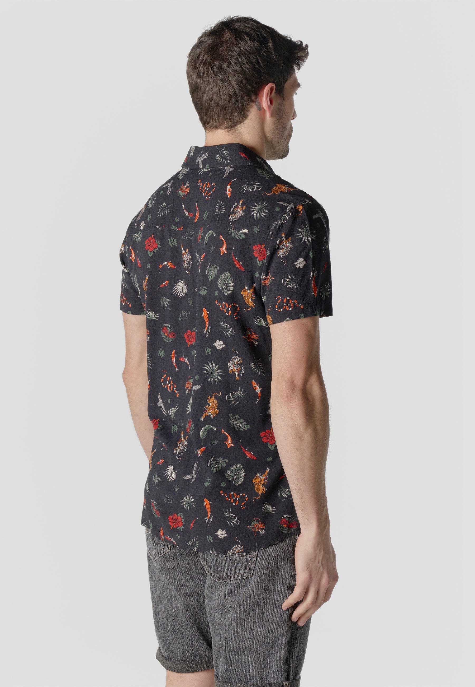 Camisa Hombre Manga Corta Estampado Tropical Viscosa – Koroshi 2611CC40