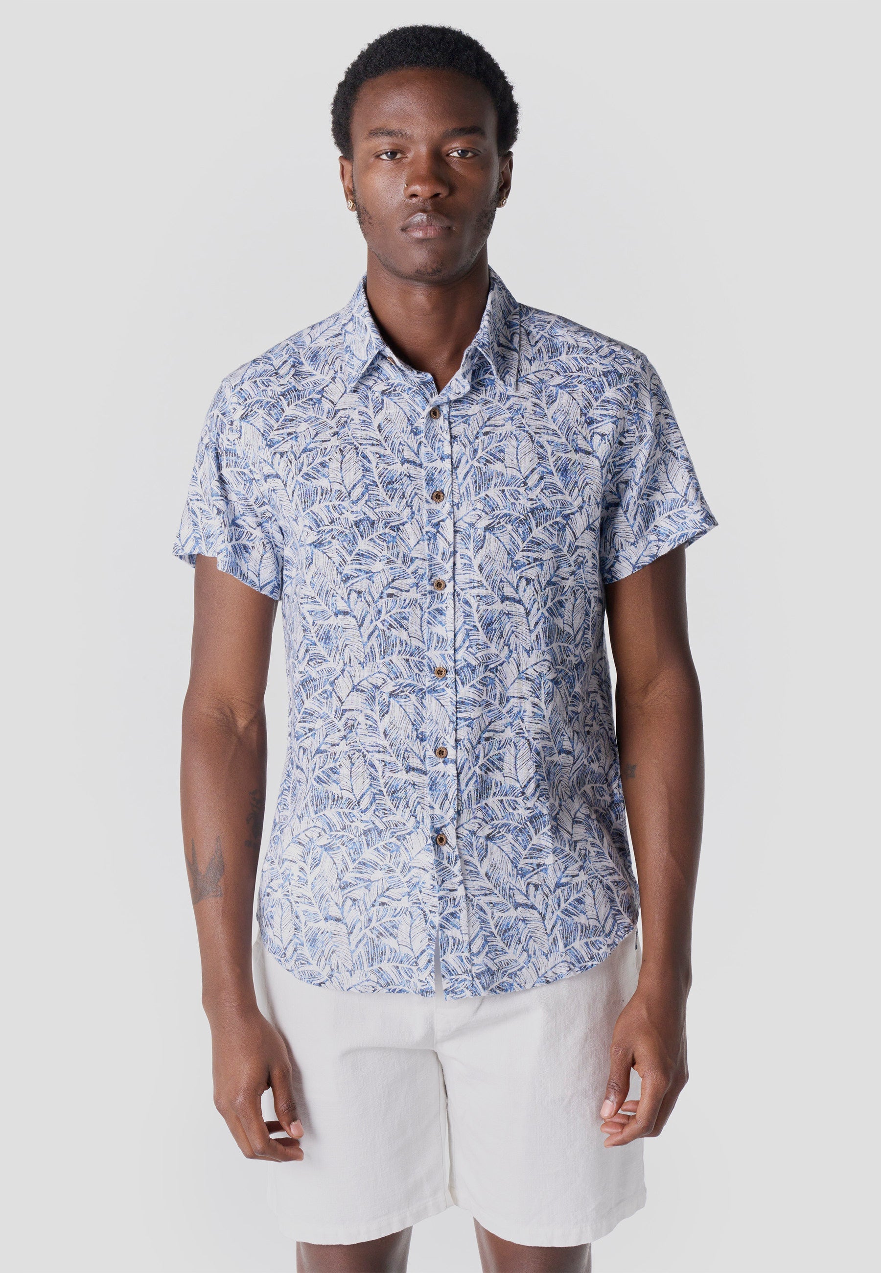 Camisa Hombre Manga Corta Algodón Slub Estampado Tropical – Koroshi 2611CC45