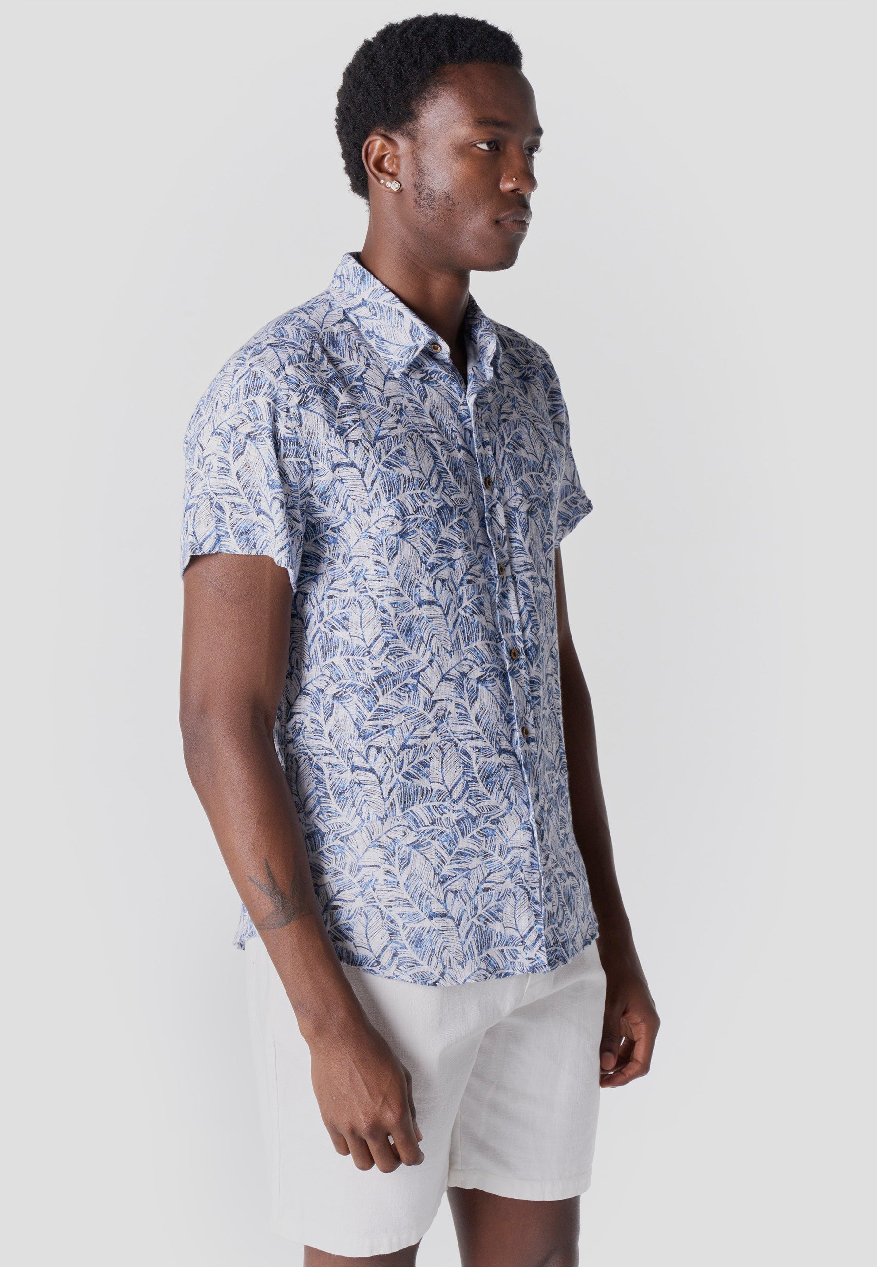 Camisa Hombre Manga Corta Algodón Slub Estampado Tropical – Koroshi 2611CC45