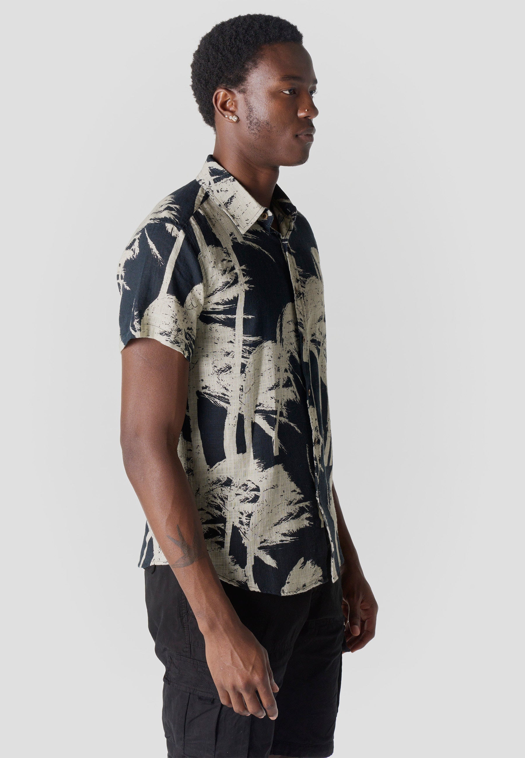 Camisa Hombre Manga Corta Algodón Slub Estampado Tropical – Koroshi 2611CC45