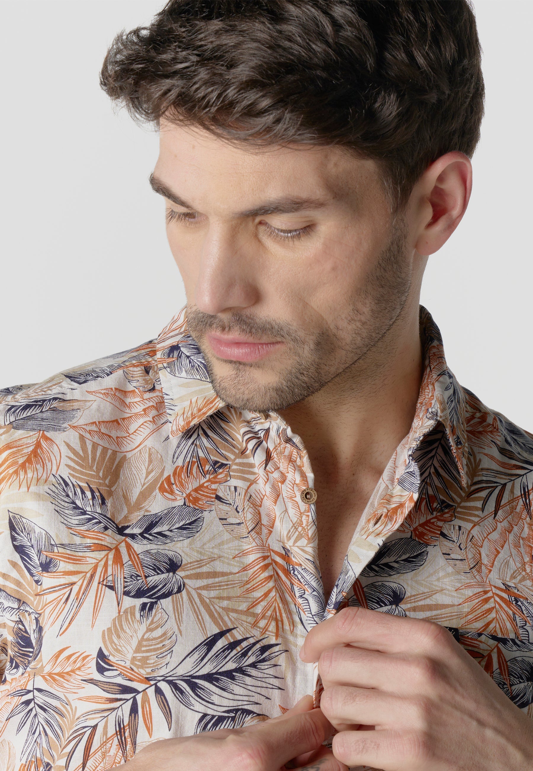 Camisa Hombre Manga Corta Estampada Tropical Algodón Slub – Koroshi Multicolor