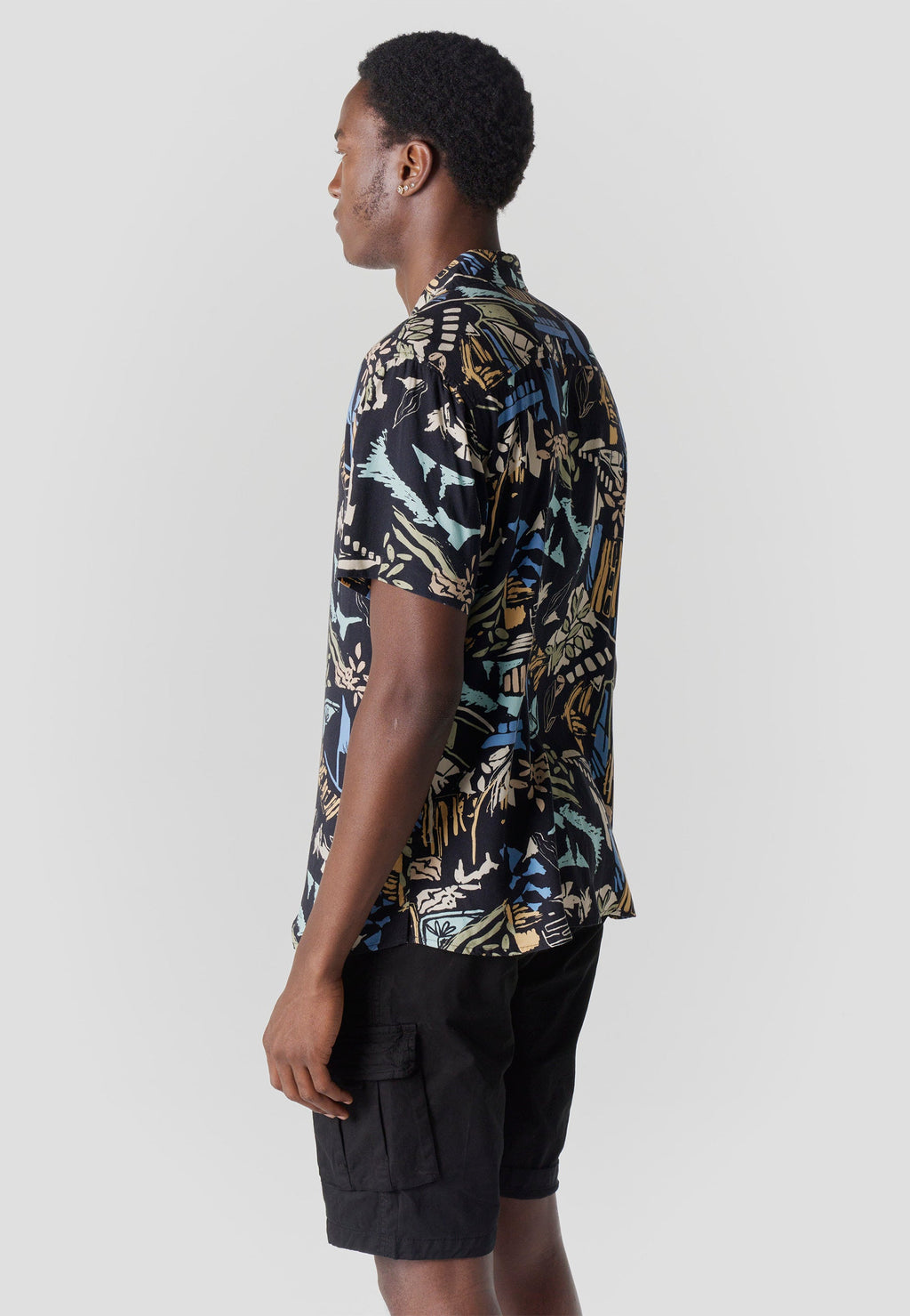 Camisa Hombre Manga Corta Relaxed Cuello Cubano Estampado Tropical Viscosa – Koroshi 2611CC48