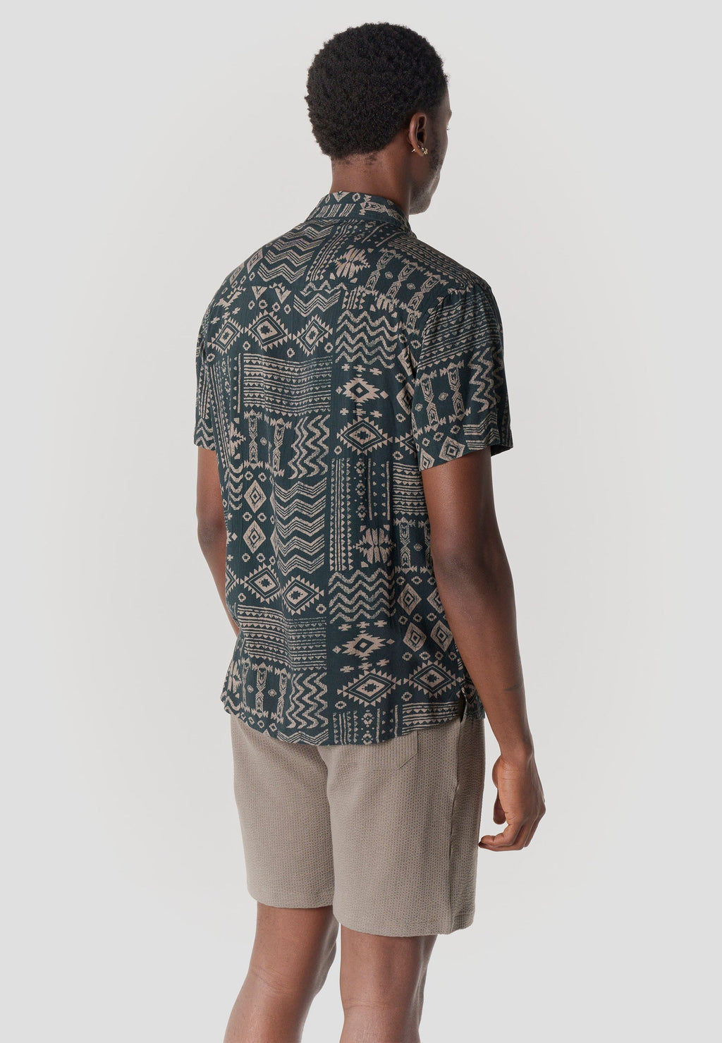 Camisa Hombre Manga Corta Relaxed Estampado Étnico Azteca Viscosa – Koroshi 2611CC49