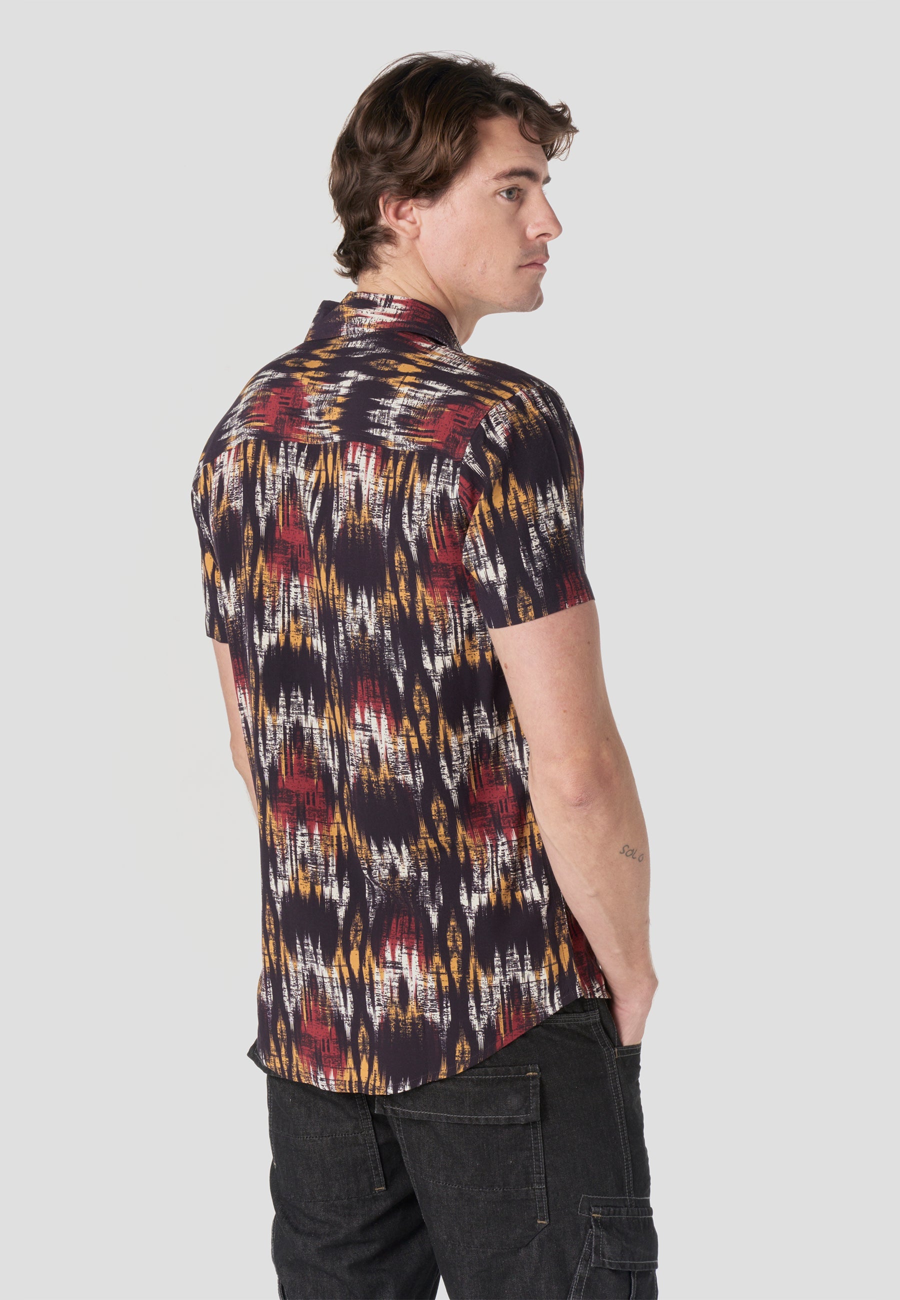 Camisa Hombre Manga Corta Estampada Viscosa Negra – Koroshi 2611CC50
