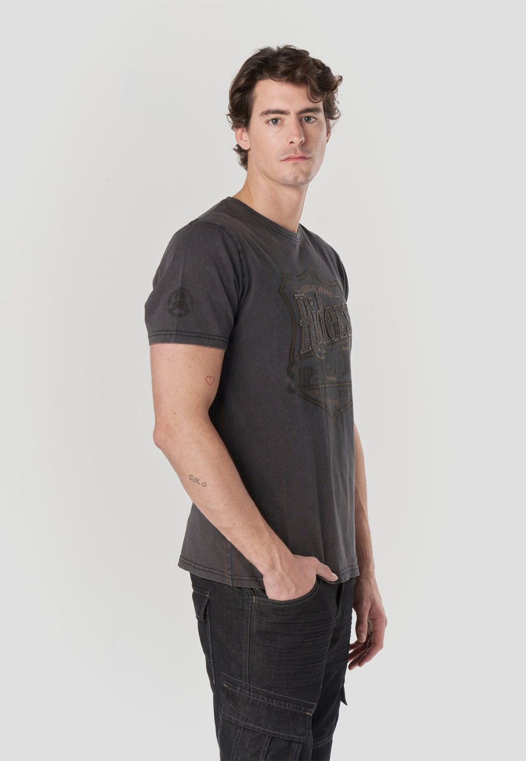 Camiseta Hombre Manga Corta Lavada Print Riders Negra – Koroshi