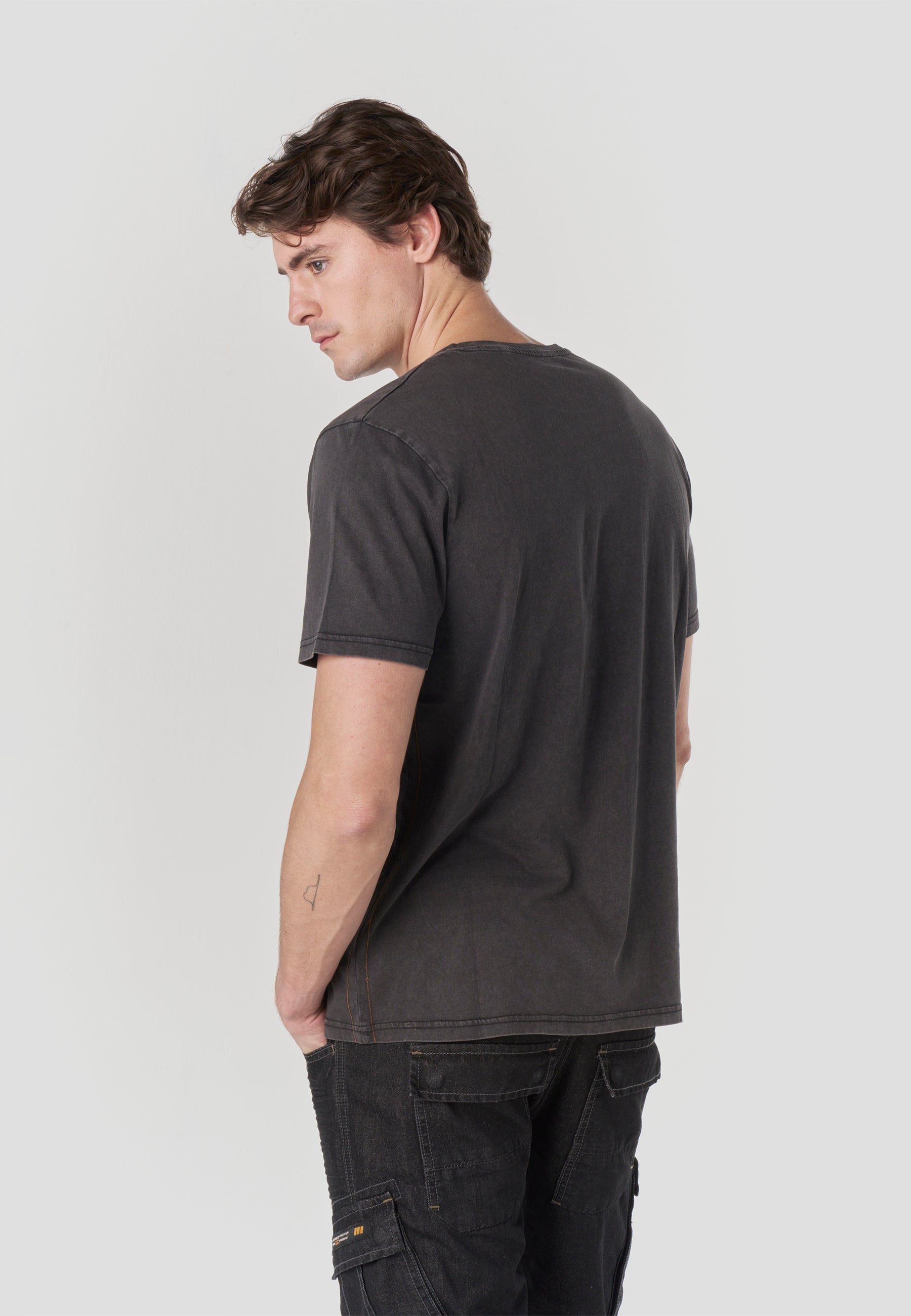 Camiseta Hombre Manga Corta Lavada Print Riders Negra – Koroshi