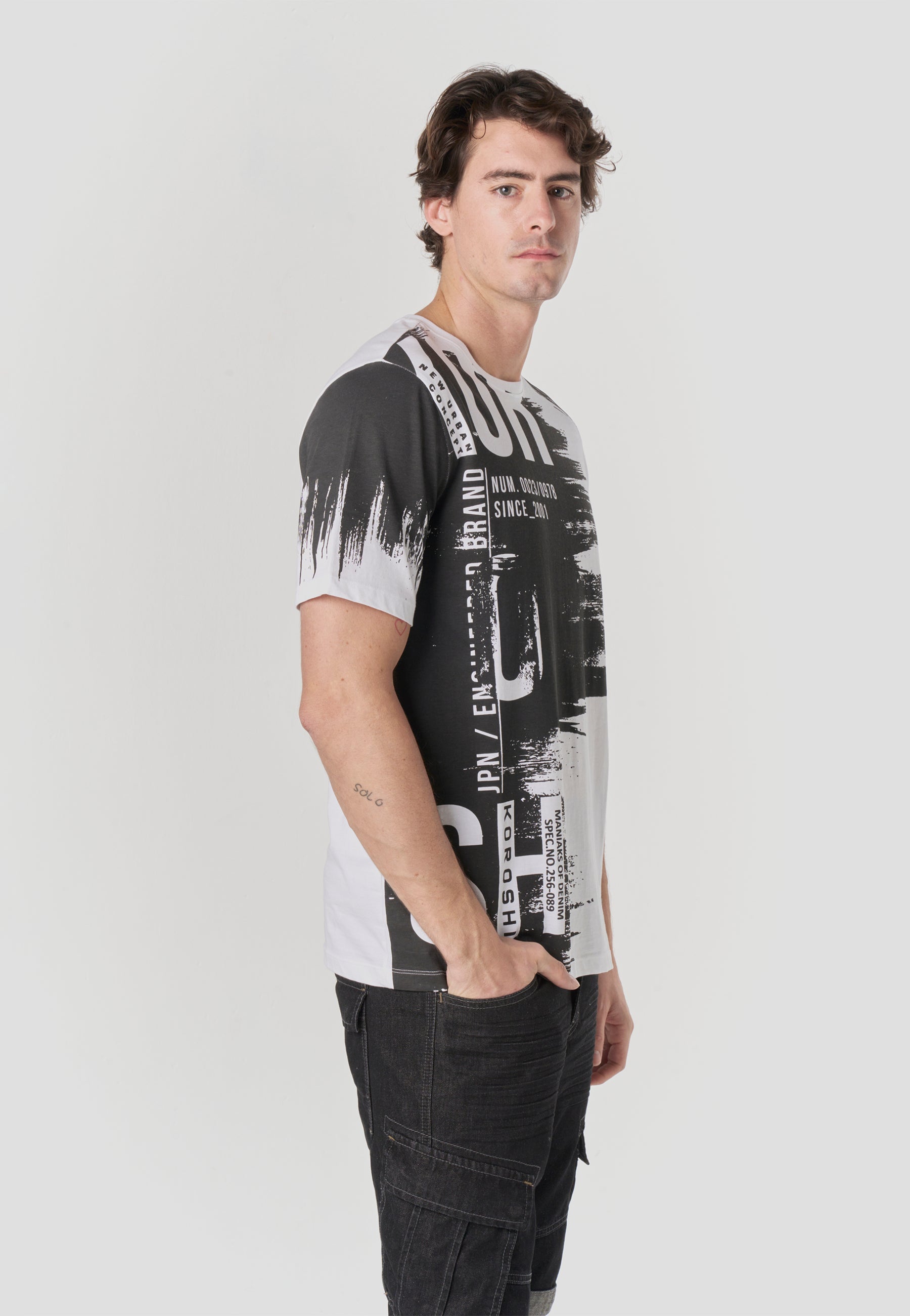 Camiseta Hombre Manga Corta Estampado Koroshi Blanca – Koroshi