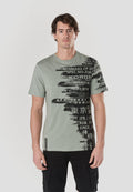 Camiseta Hombre Manga Corta Print Lateral Verde Claro – Koroshi