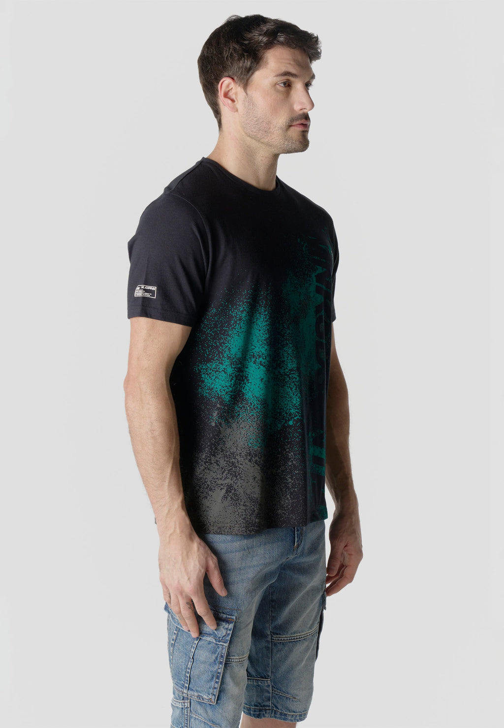 Camiseta Hombre Manga Corta Estampado All Over Spray Negra – Koroshi