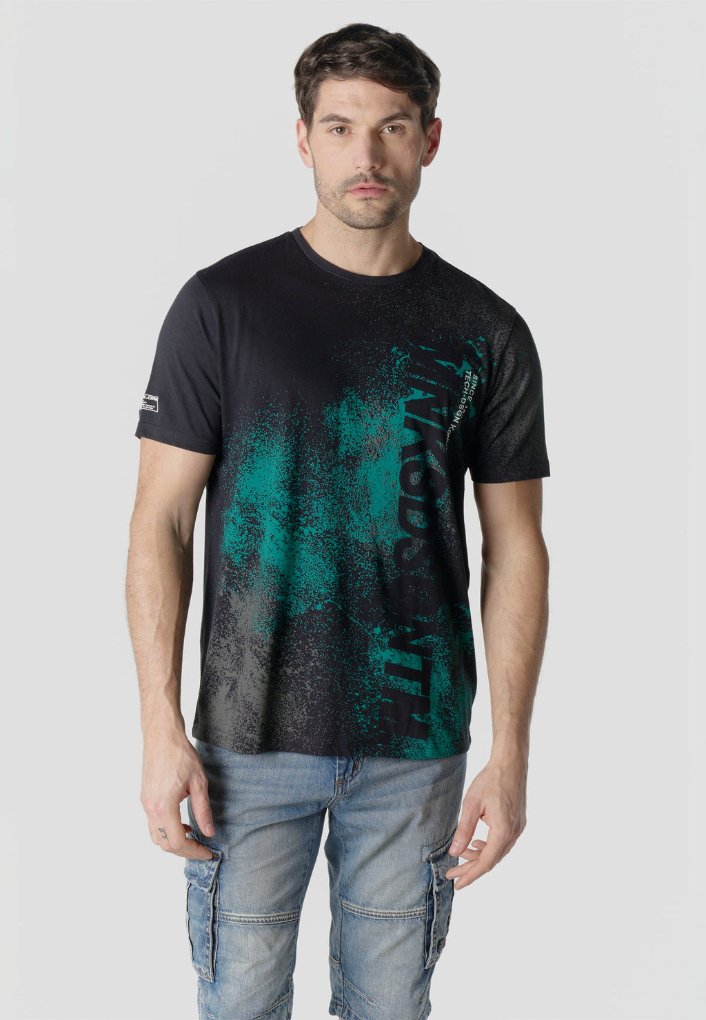Camiseta Hombre Manga Corta Estampado All Over Spray Negra – Koroshi