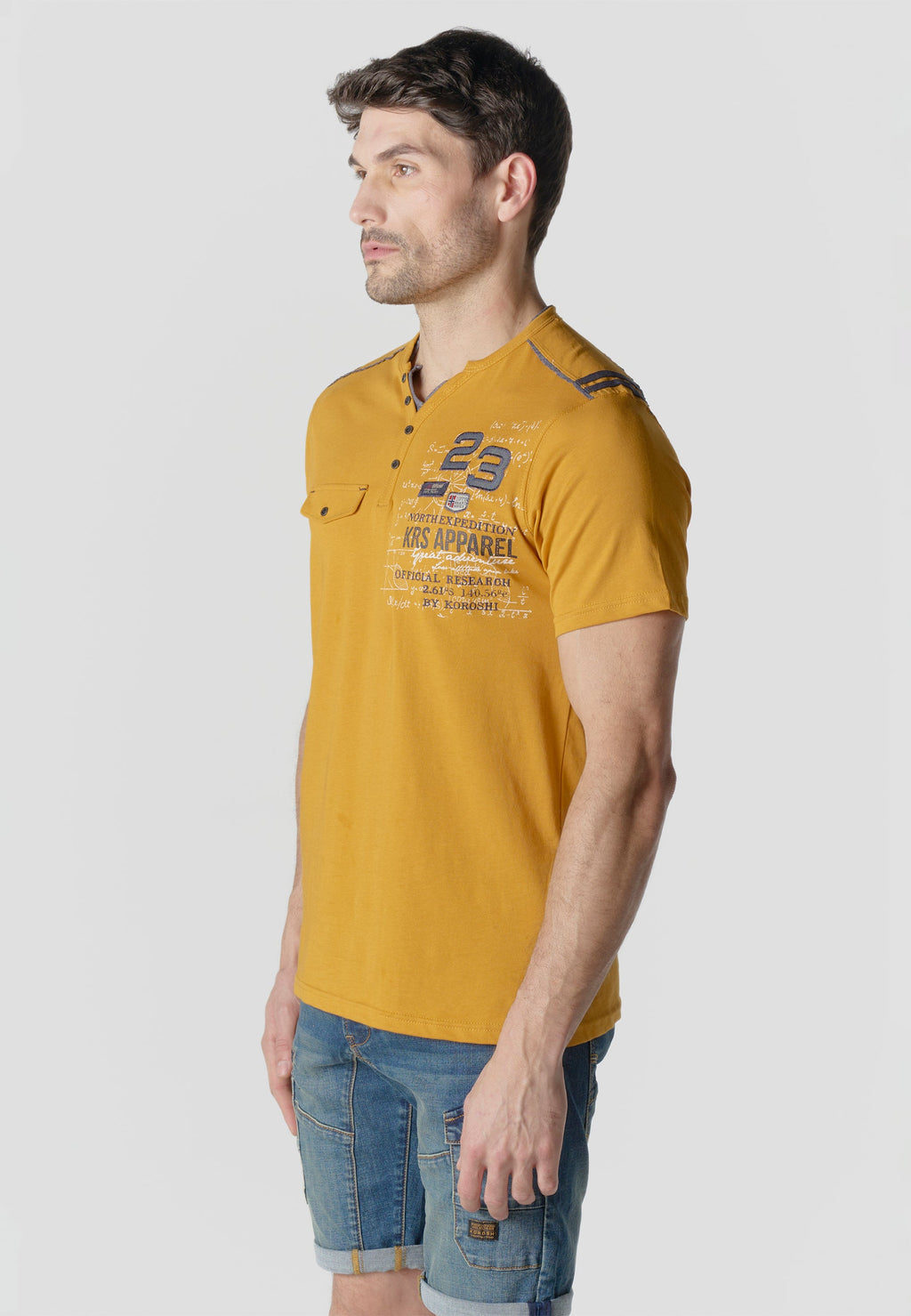 Camiseta Hombre Manga Corta Henley Bordados con Bolsillo – Koroshi 2611MC22