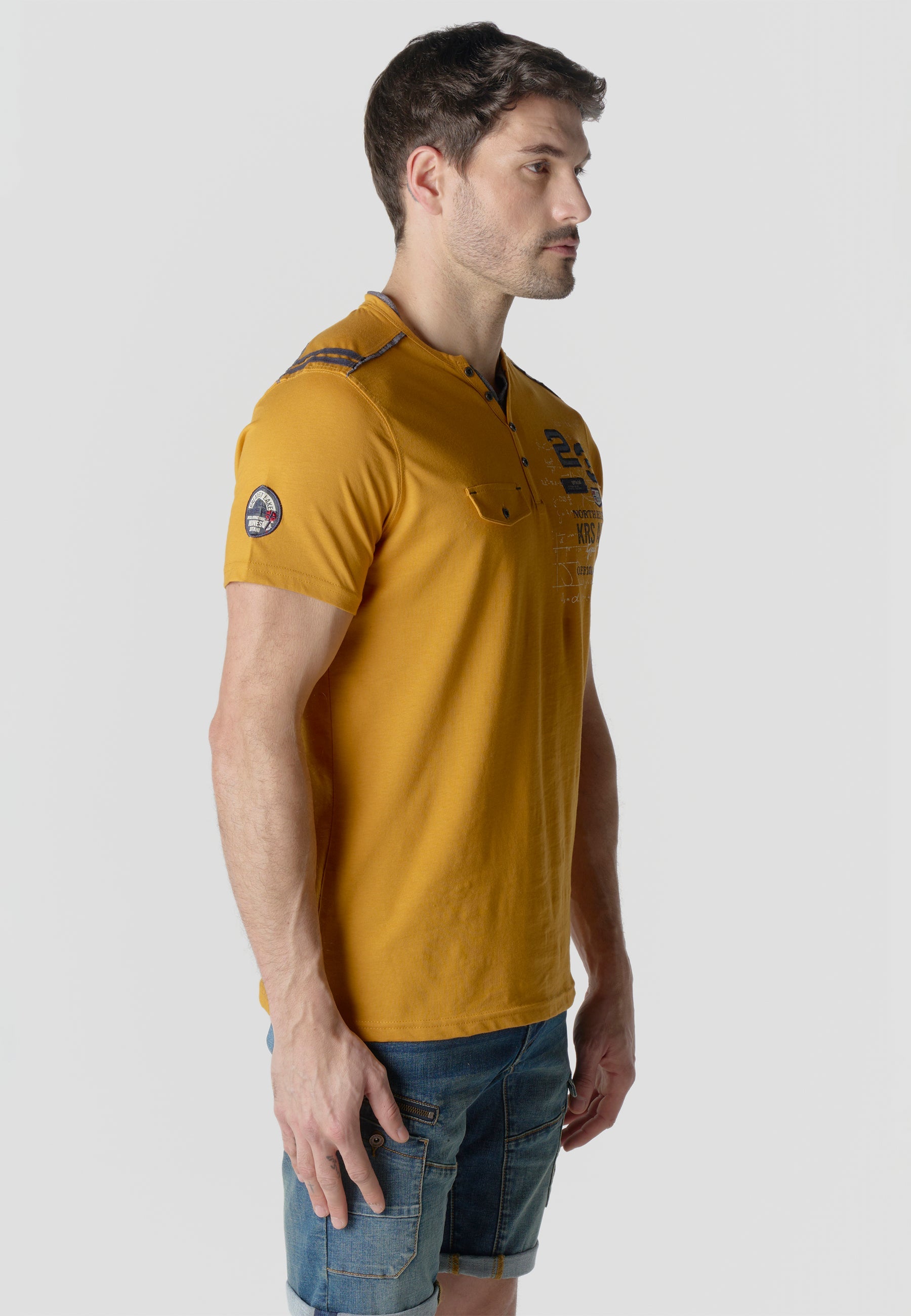 Camiseta Hombre Manga Corta Henley Bordados con Bolsillo – Koroshi 2611MC22
