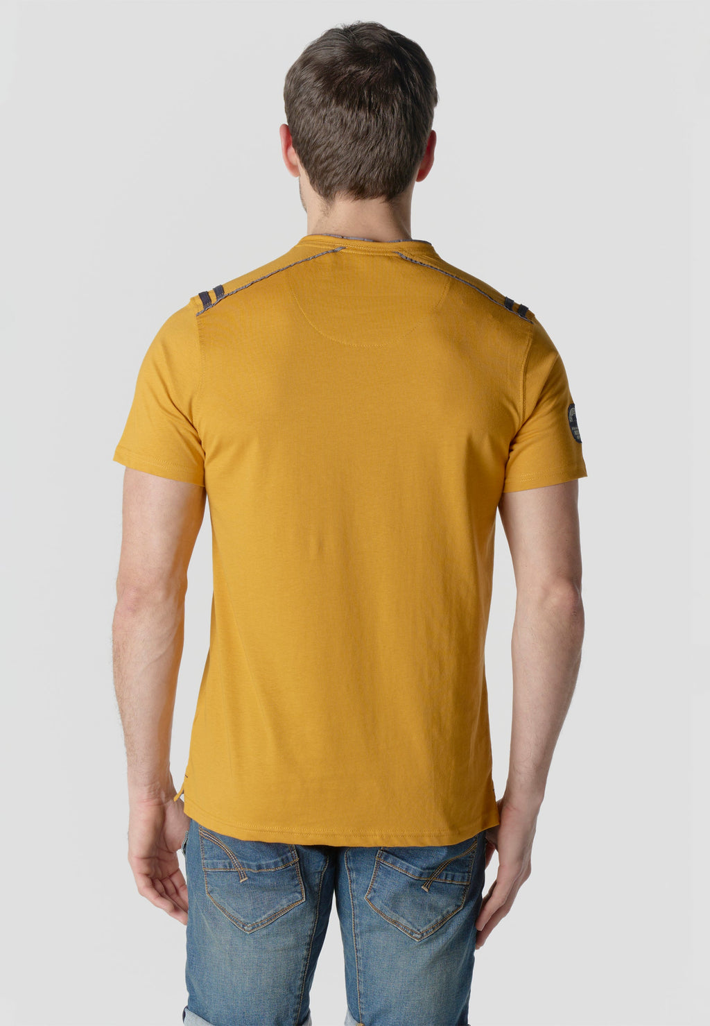 Camiseta Hombre Manga Corta Henley Bordados con Bolsillo – Koroshi 2611MC22