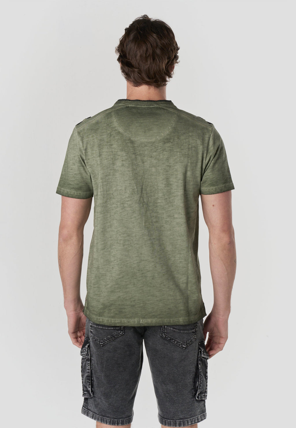 Camiseta Hombre Manga Corta Henley Lavada Bordados Náuticos – Koroshi 2611MC24