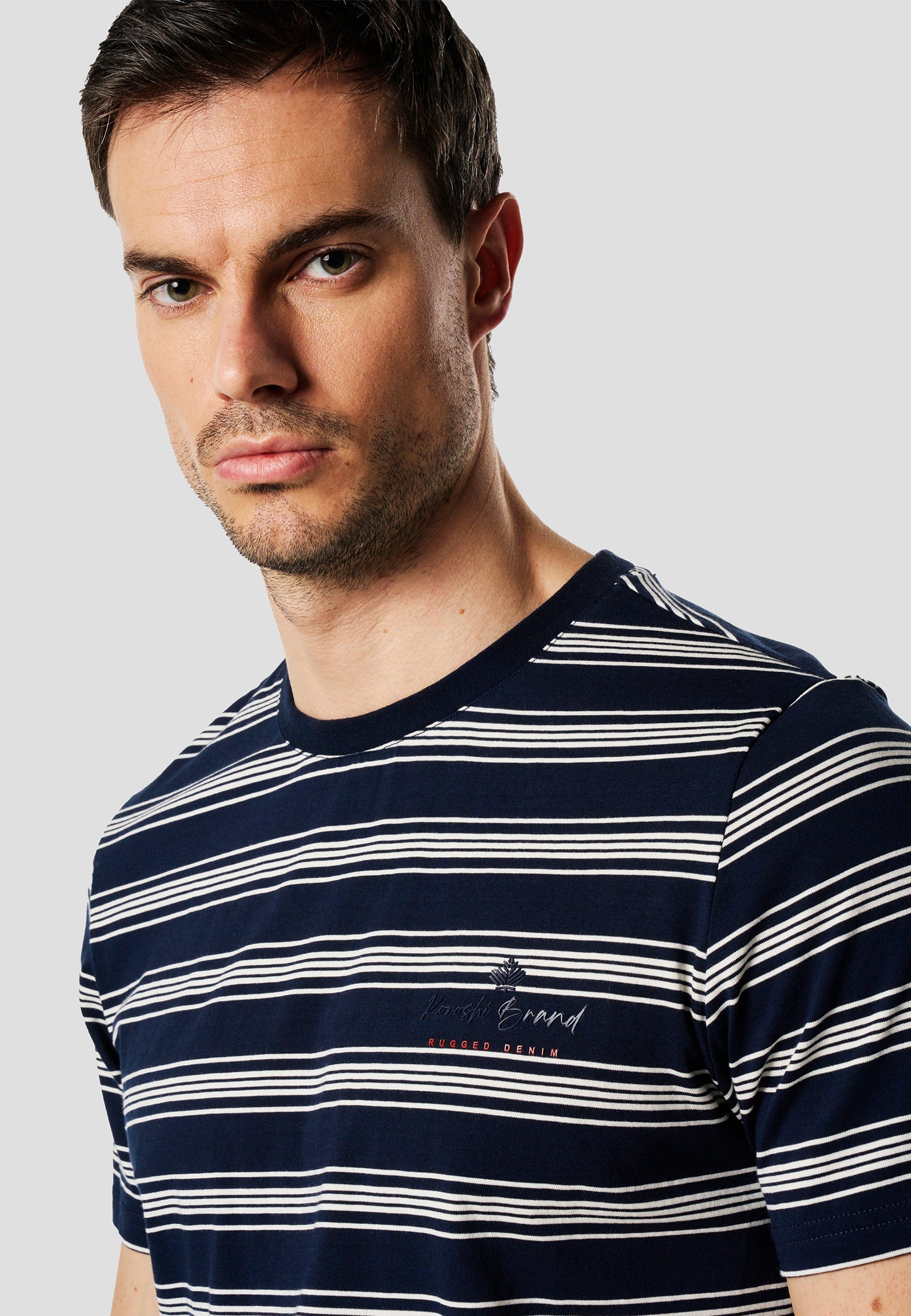 Camiseta Hombre Manga Corta Rayas Bordado Pecho Navy – Koroshi